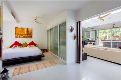 2bedrooms-penthouse-condo-kamala05