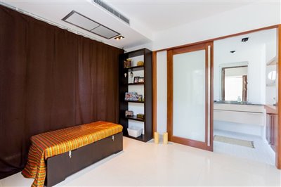 2bedrooms-penthouse-condo-kamala03