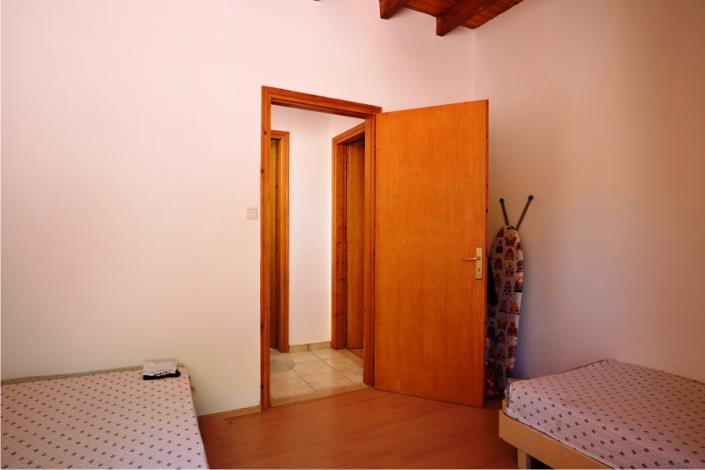 Image No.8-2 Bed House for sale