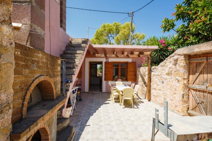 Image No.11-2 Bed House for sale