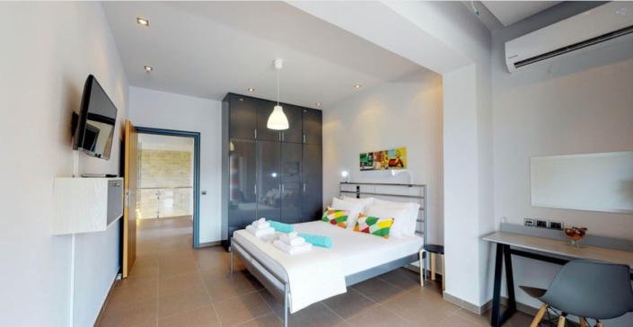 Image No.9-7 Bed Villa for sale