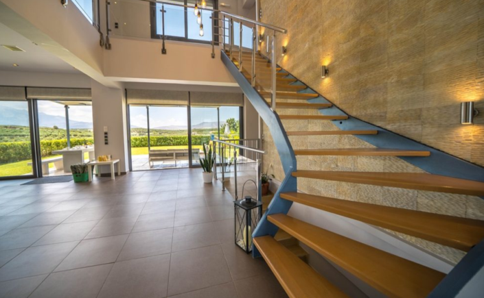 Image No.10-7 Bed Villa for sale