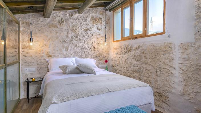 Image No.13-3 Bed House for sale