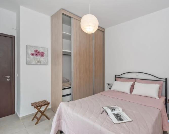 Image No.8-1 Bed House for sale