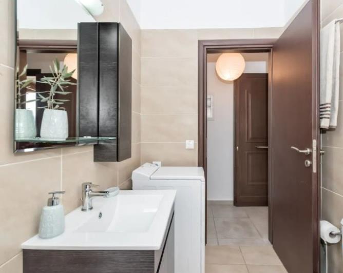 Image No.17-1 Bed House for sale