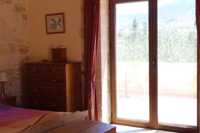 Image No.26-3 Bed House for sale