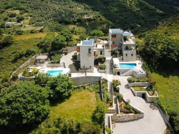 5 Bed Villa for sale