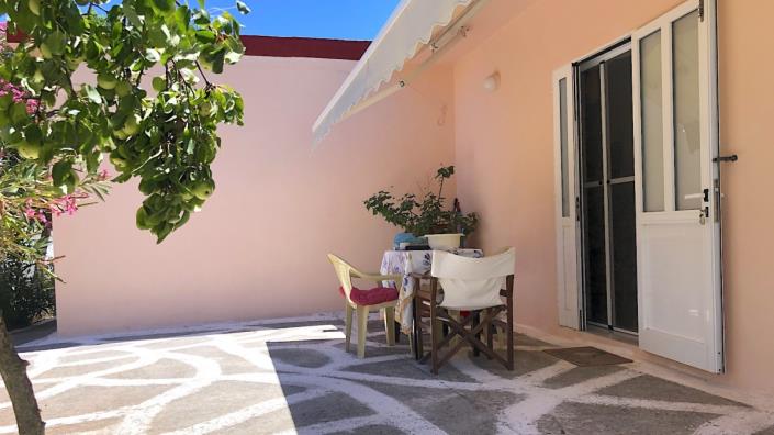 Image No.5-2 Bed House for sale