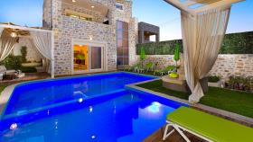 Image No.0-Villa de 4 chambres à vendre à Sfakaki