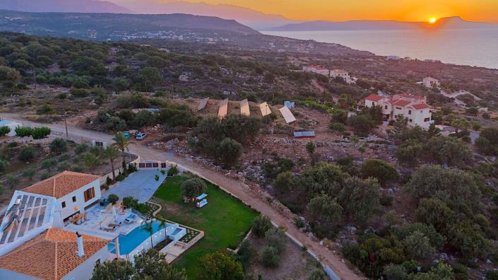 Image No.5-5 Bed Villa for sale