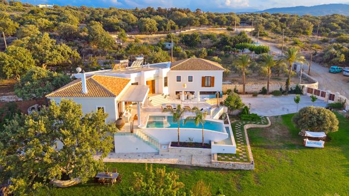 Image No.10-5 Bed Villa for sale