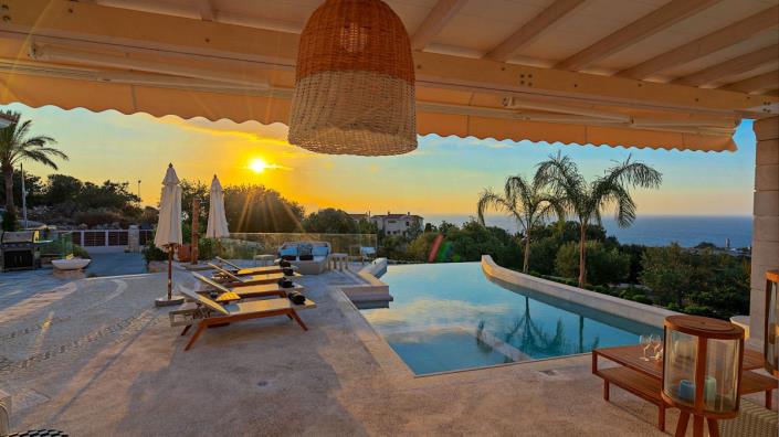 Image No.14-5 Bed Villa for sale