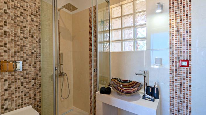 Image No.17-5 Bed Villa for sale