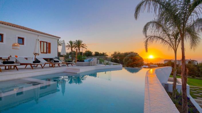 Image No.37-5 Bed Villa for sale