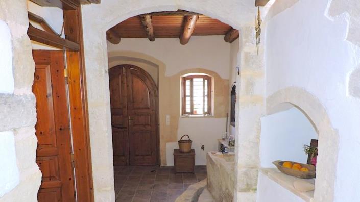 Image No.8-2 Bed House for sale