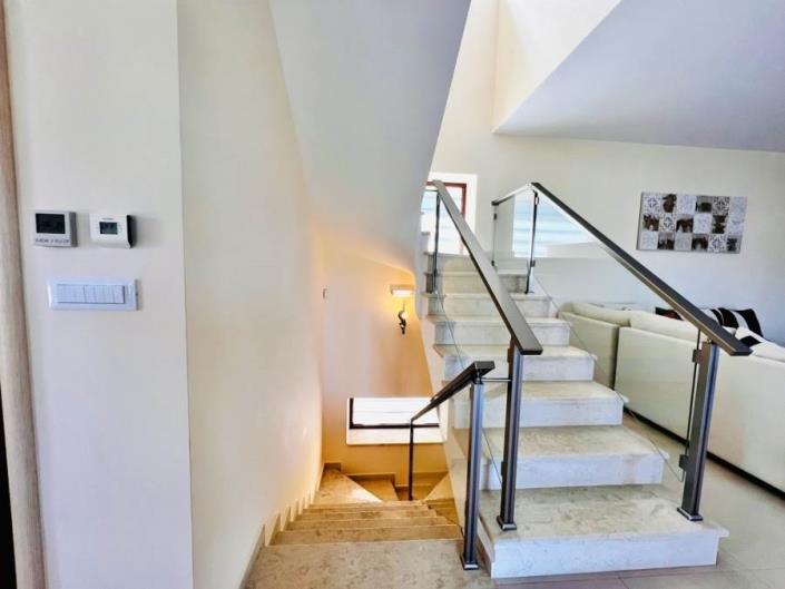 Image No.9-3 Bed Villa for sale