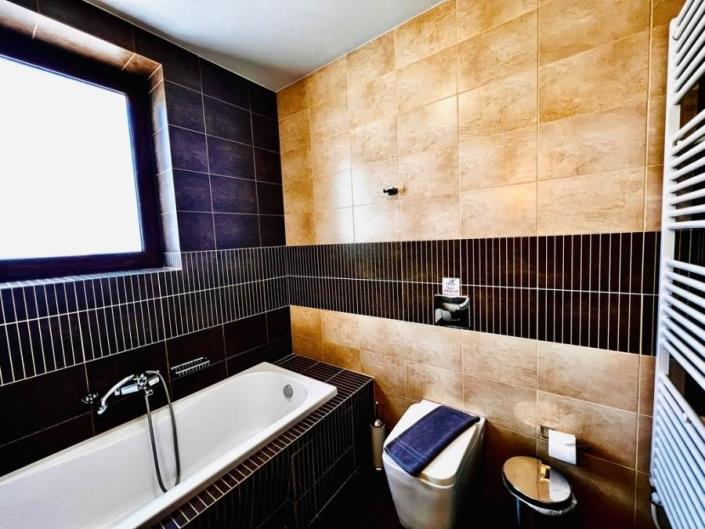 Image No.12-3 Bed Villa for sale