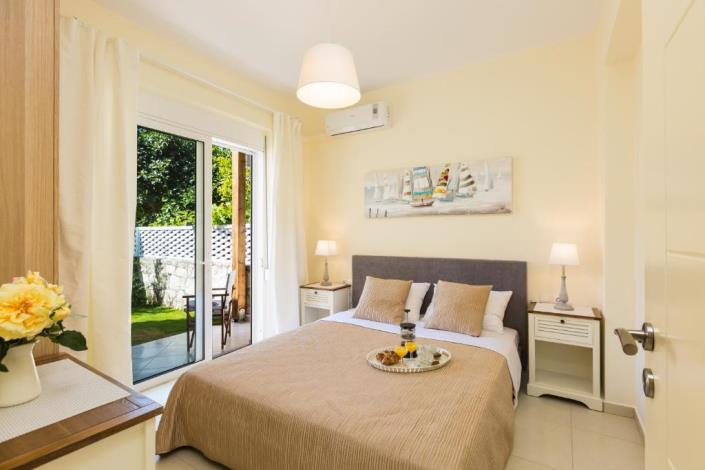 Image No.10-3 Bed House for sale