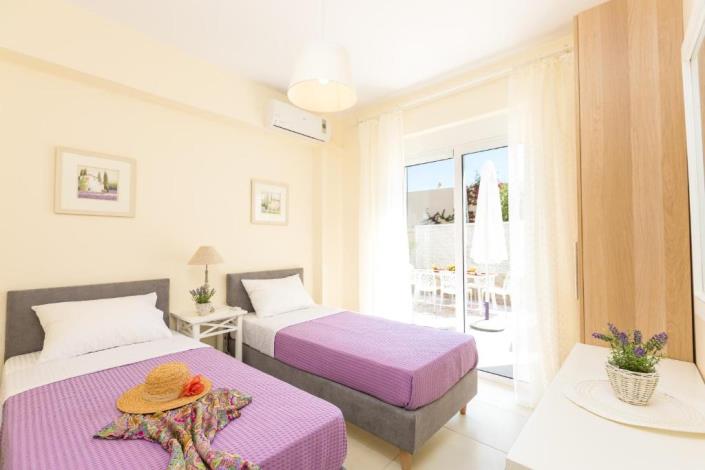 Image No.14-3 Bed House for sale