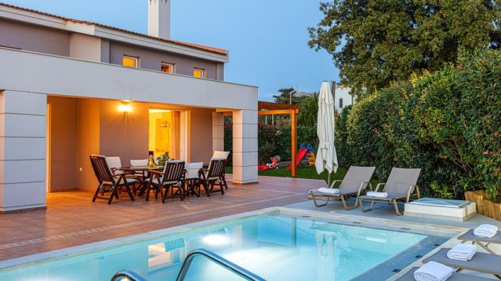 Image No.2-4 Bed Villa for sale