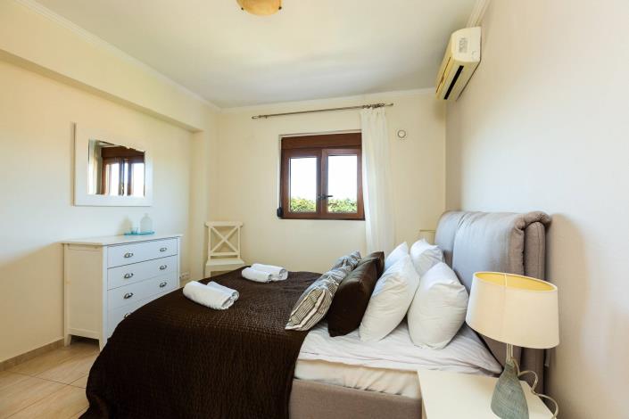 Image No.10-3 Bed House for sale