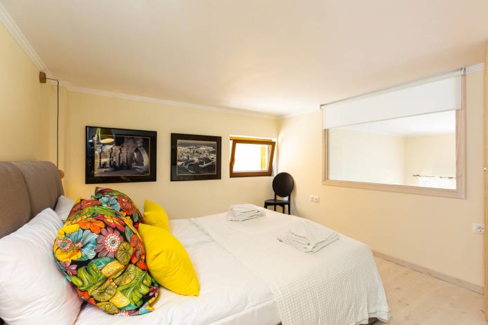 Image No.14-3 Bed House for sale