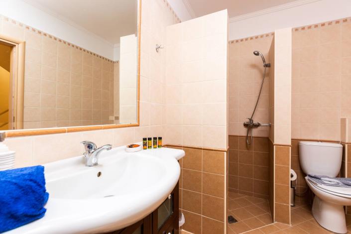 Image No.15-3 Bed House for sale