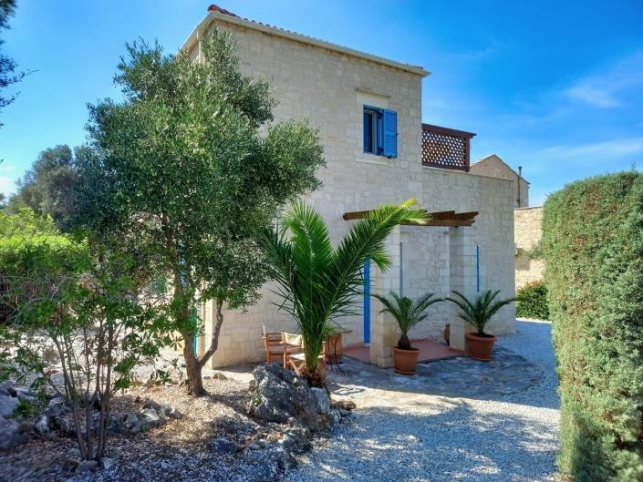 Image No.1-2 Bed House for sale