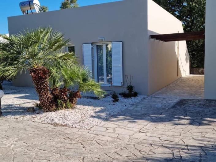 Image No.1-2 Bed House for sale
