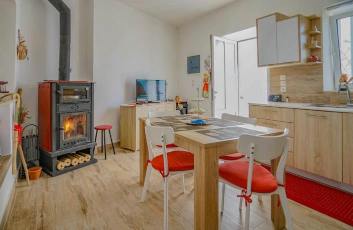 Image No.2-4 Bed House for sale