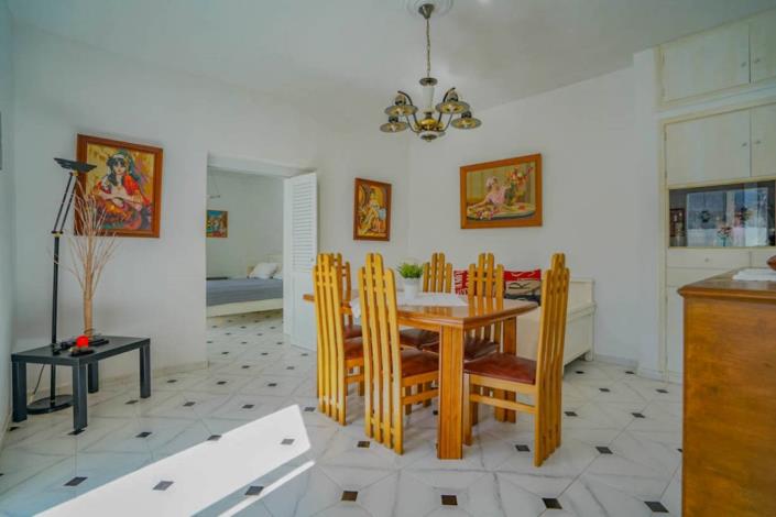 Image No.6-4 Bed House for sale