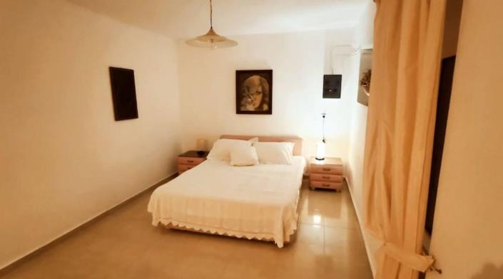 Image No.11-4 Bed House for sale