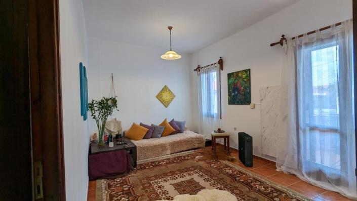 Image No.13-2 Bed House for sale