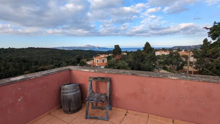 Image No.18-2 Bed House for sale