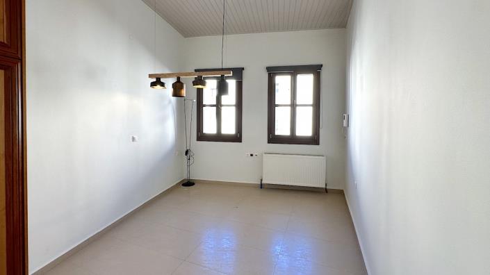 Image No.10-3 Bed House for sale