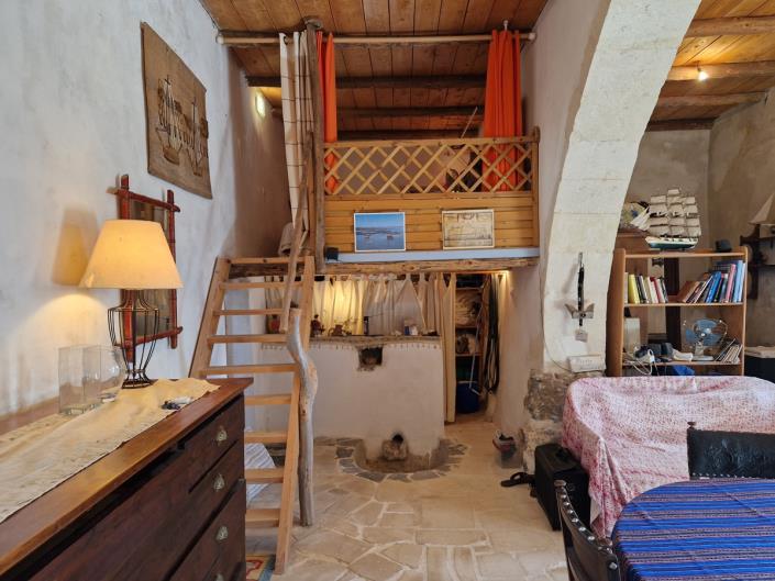 Image No.18-2 Bed House for sale