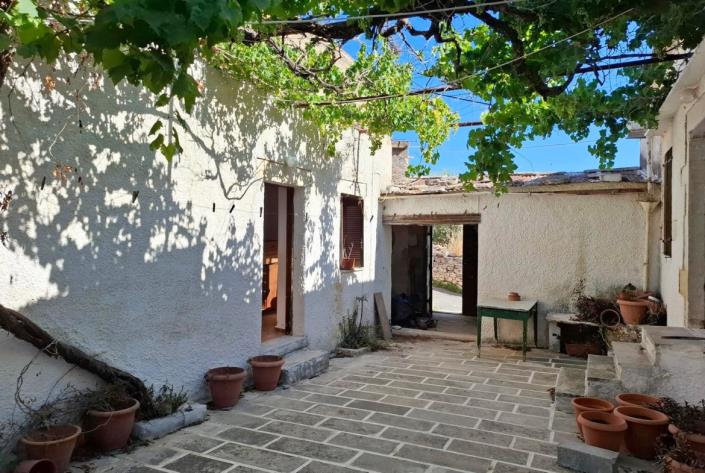 Image No.8-4 Bed House for sale