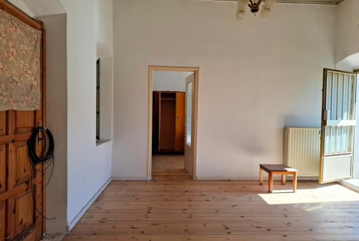 Image No.18-4 Bed House for sale