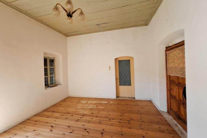 Image No.19-4 Bed House for sale