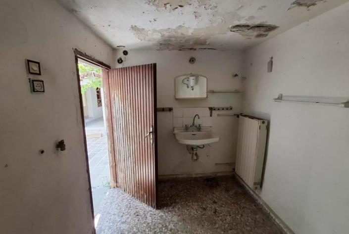 Image No.30-4 Bed House for sale