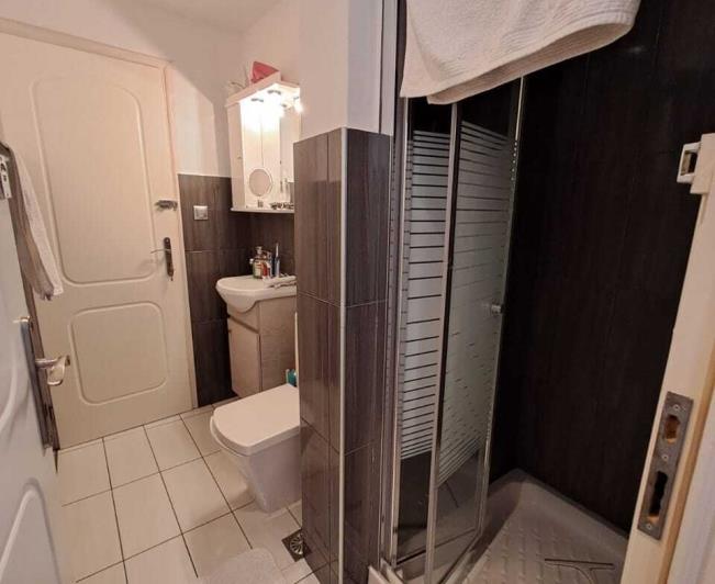 Image No.17-3 Bed House for sale