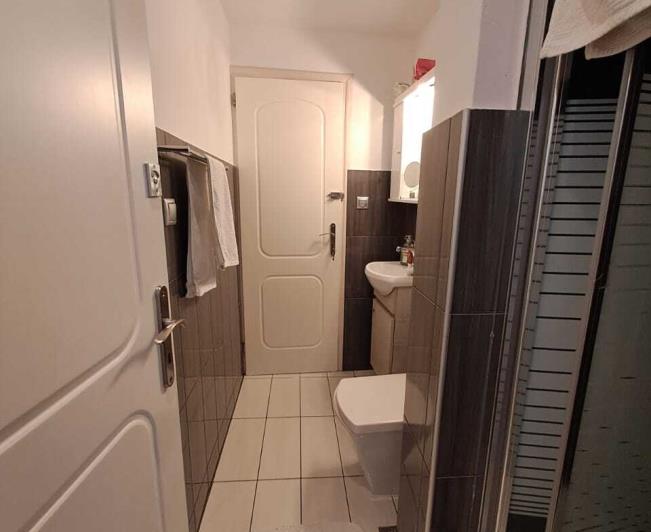 Image No.18-3 Bed House for sale