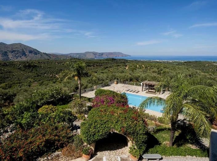 Image No.3-5 Bed Villa for sale