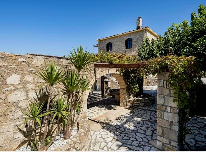 Image No.5-5 Bed Villa for sale