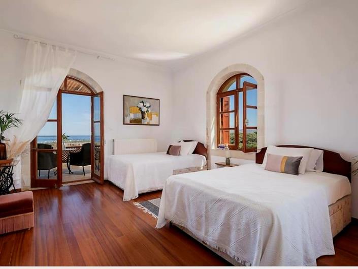 Image No.12-5 Bed Villa for sale