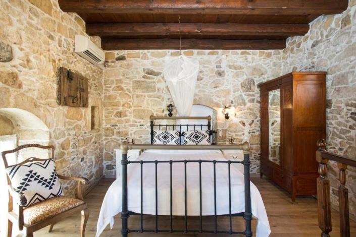 Image No.11-2 Bed House for sale