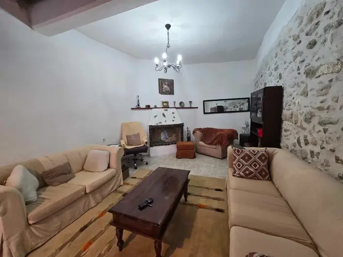 Image No.10-3 Bed House for sale