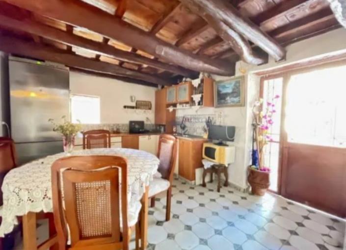 Image No.4-2 Bed House for sale