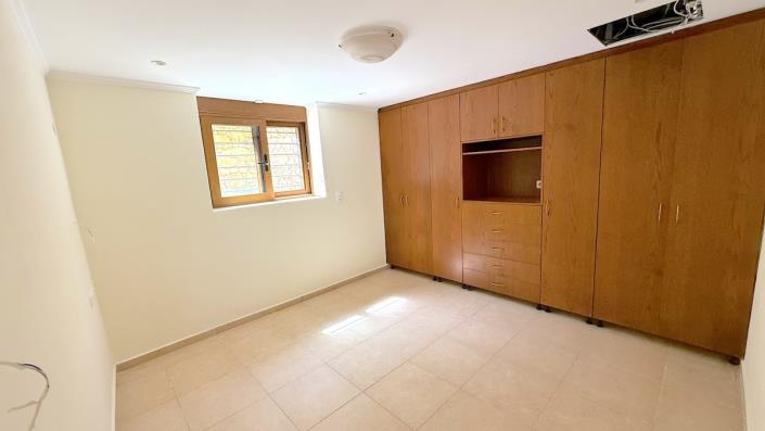 Image No.23-4 Bed Villa for sale