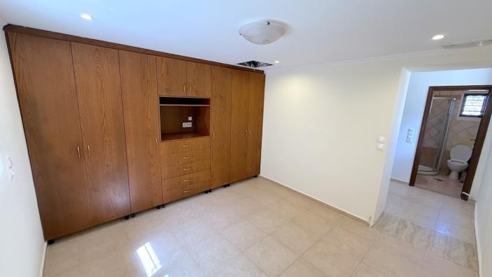 Image No.24-4 Bed Villa for sale